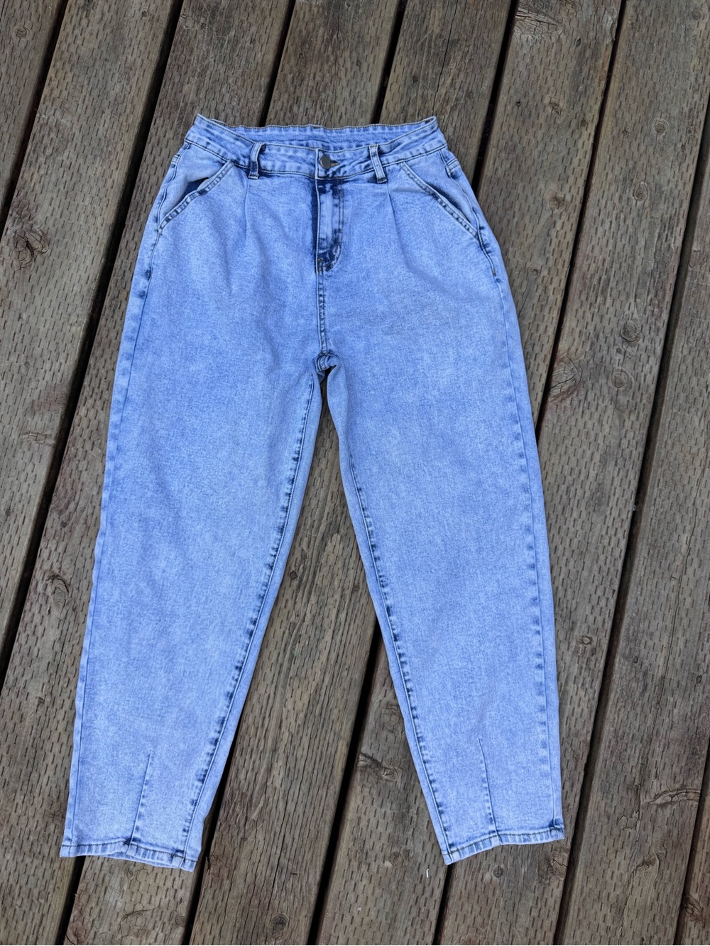 Women's Light Blue Boyfriend Jeans — Relaxed High-Rise Fit - Picture 2 of 5